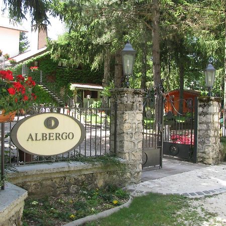 Lh Albergo Il Paradiso Pescasseroli Exterior foto