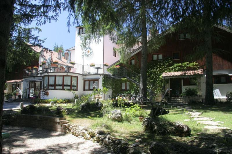 Lh Albergo Il Paradiso Pescasseroli Exterior foto